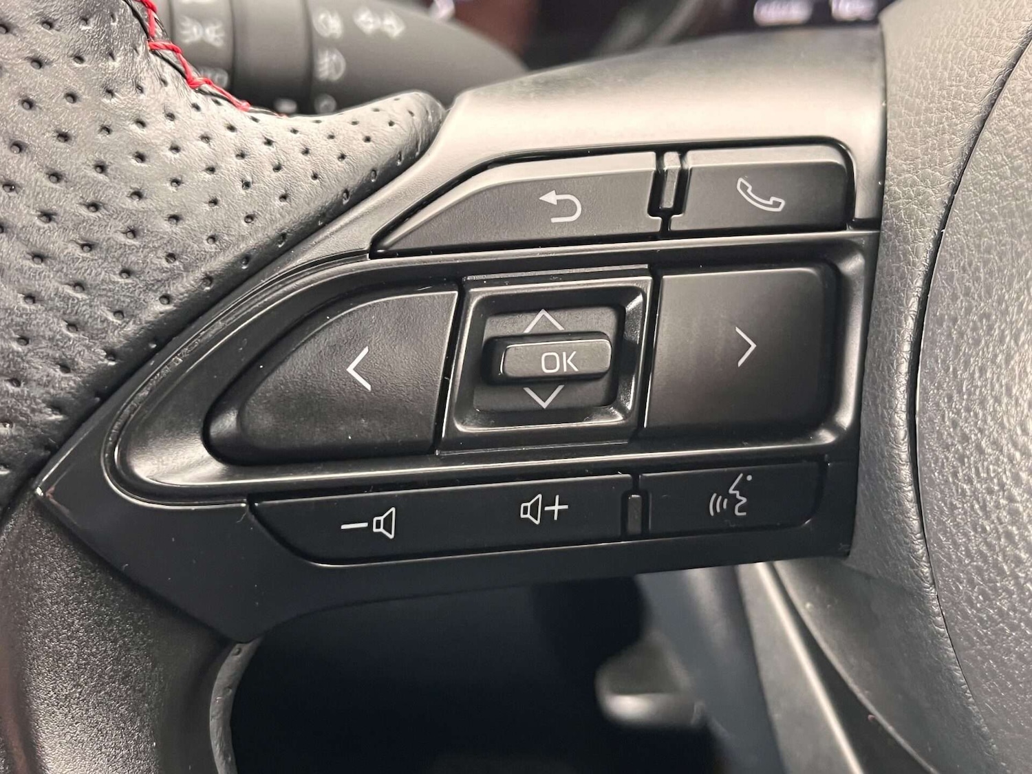 Used Toyota Yaris 2023 for sale - 76957843: Photo 59