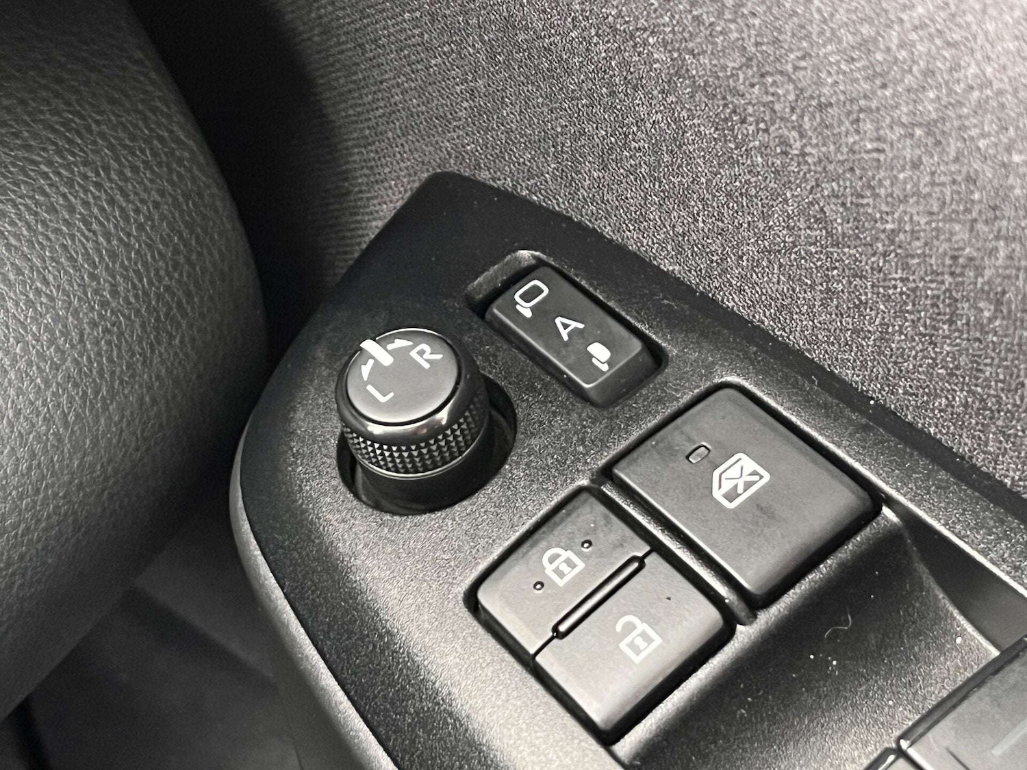 Used Toyota Yaris 2023 for sale - 76957843: Photo 64