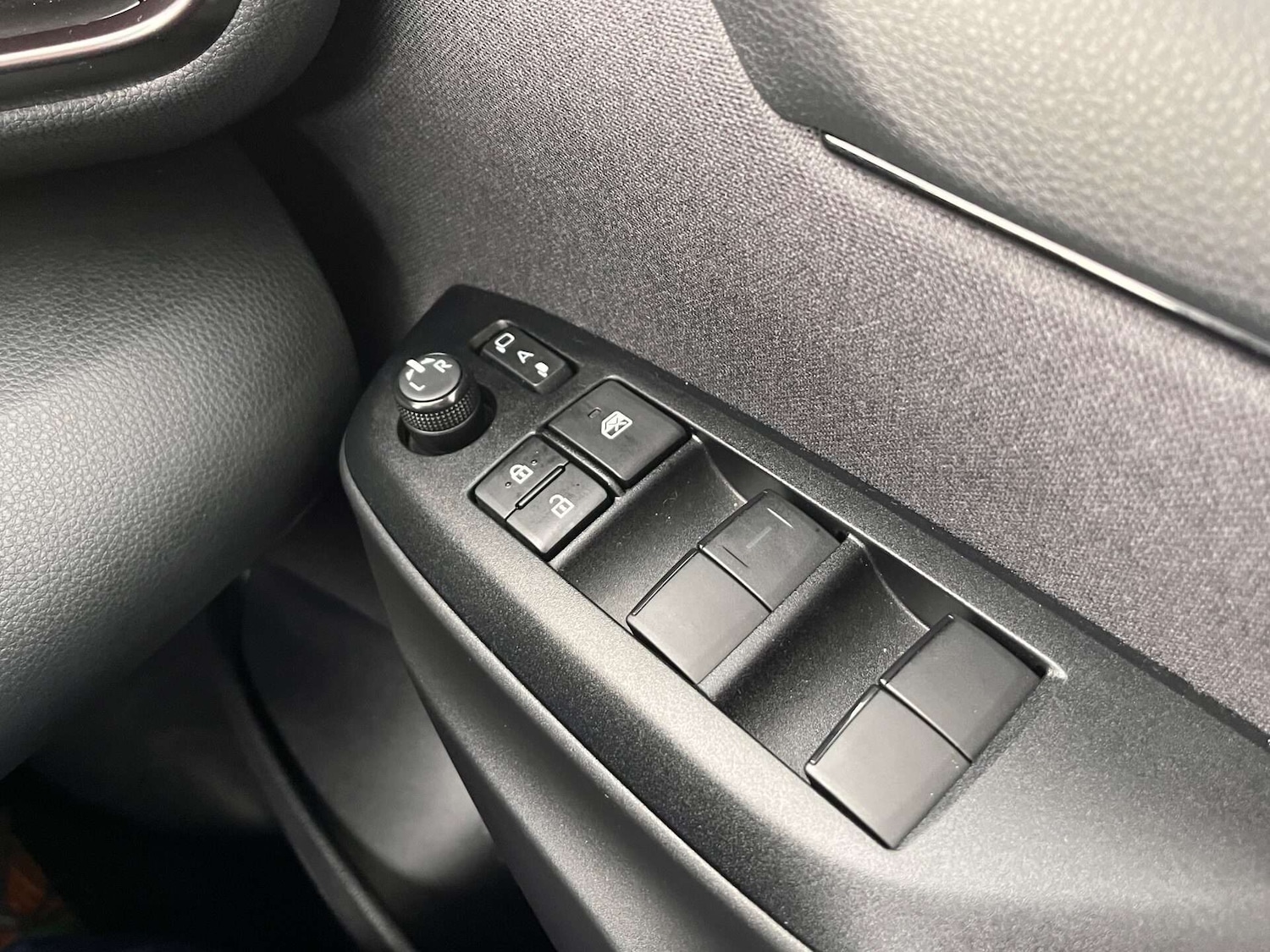 Used Toyota Yaris 2023 for sale - 76957843: Photo 65