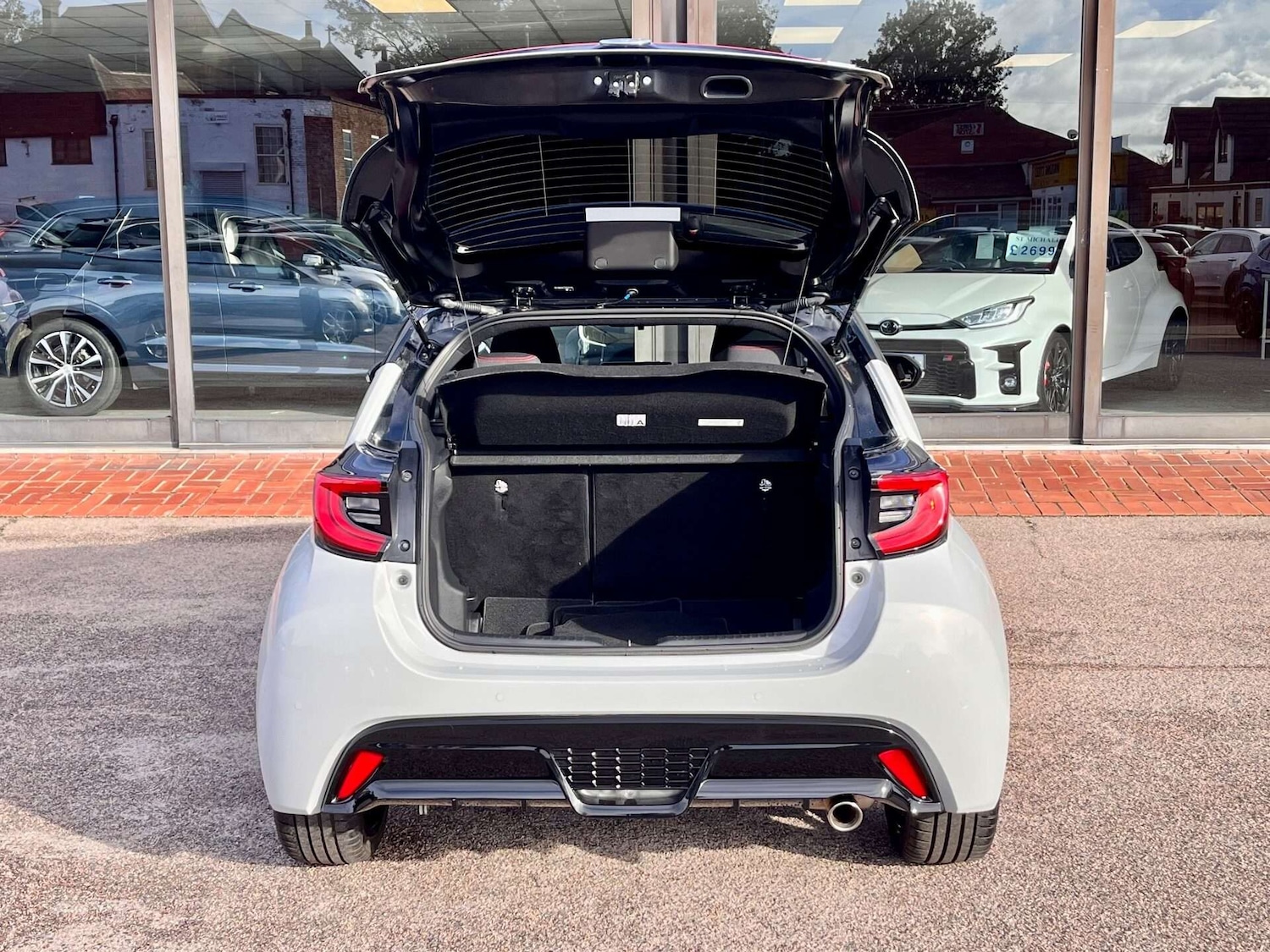 Used Toyota Yaris 2023 for sale - 76957843: Photo 69