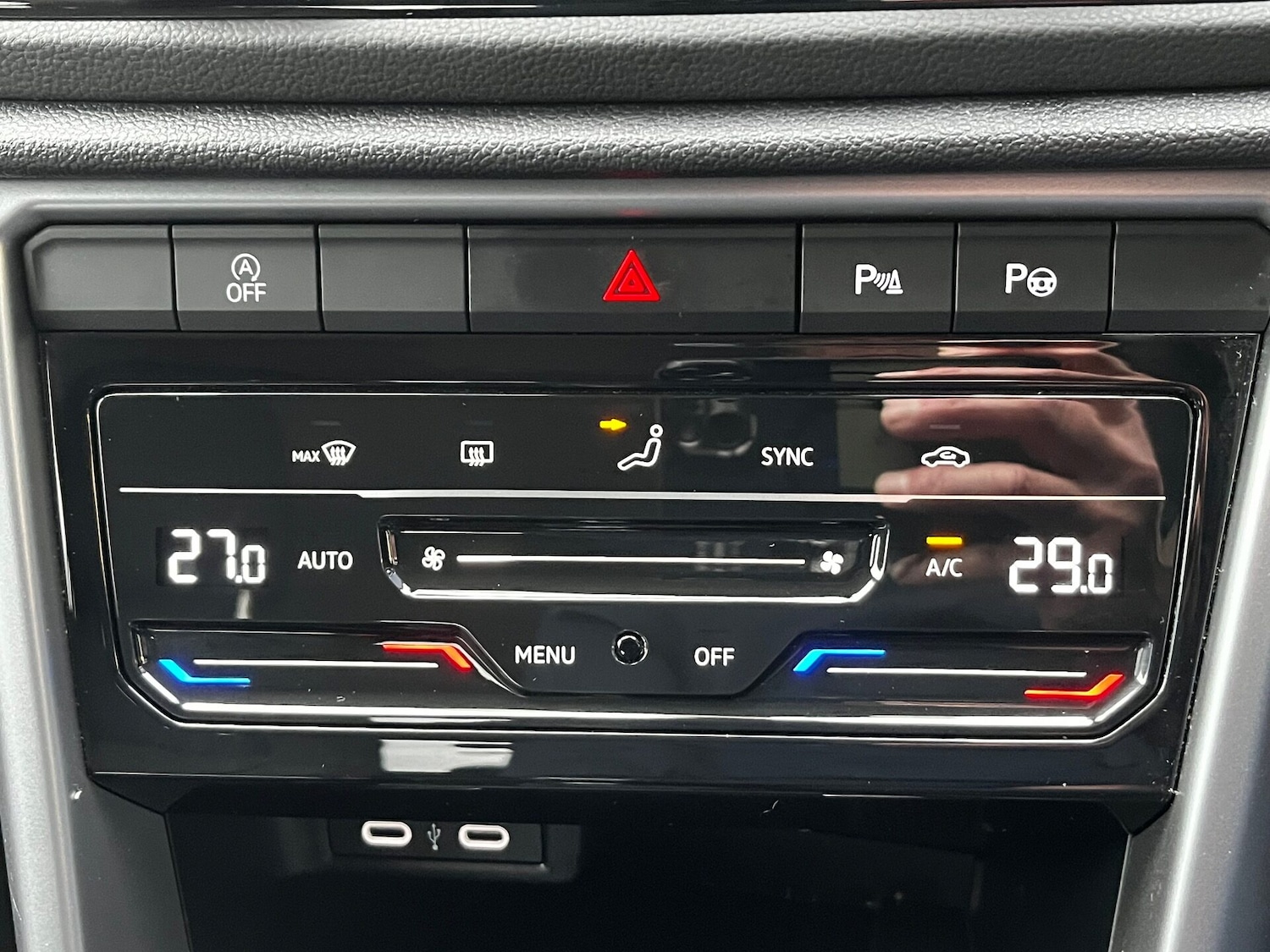 Used Volkswagen T-Roc 2025 for sale - 76588308: Photo 51