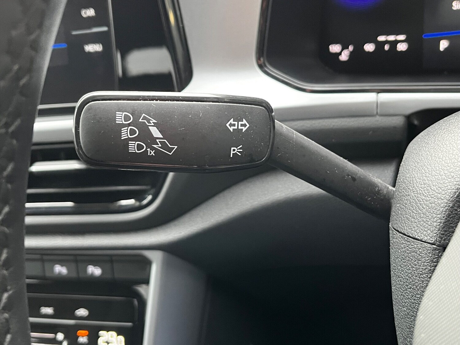 Used Volkswagen T-Roc 2025 for sale - 76588308: Photo 65