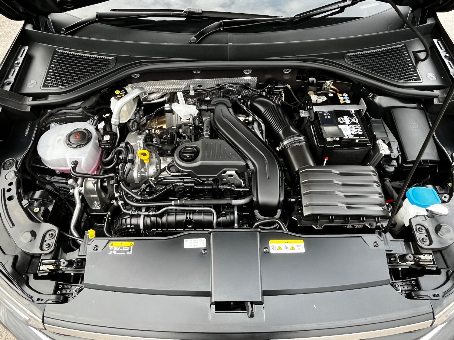 Used Volkswagen T-Roc 2025 for sale - 76588308: Photo 7