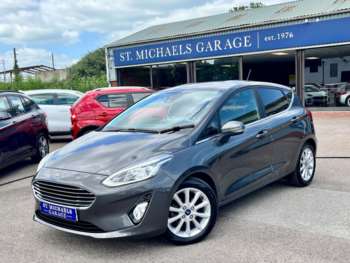 2017 (17) - TITANIUM 5-Door