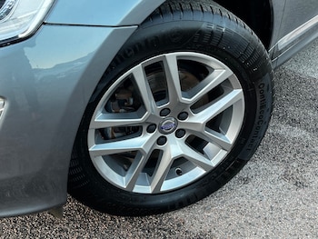 Used Volvo XC60 2017 for sale - 76739406: Photo