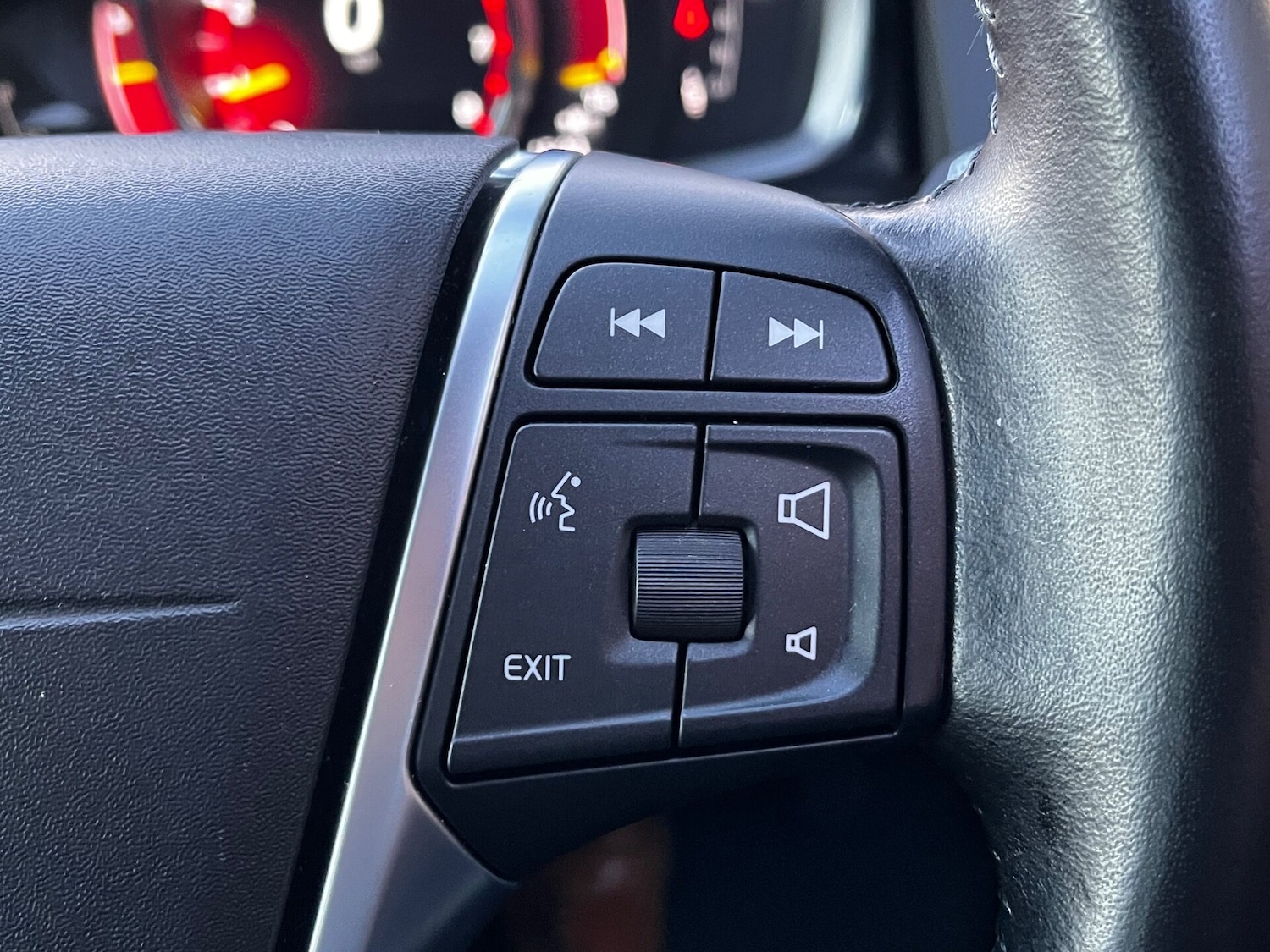 Used Volvo XC60 2017 for sale - 76739406: Photo 47