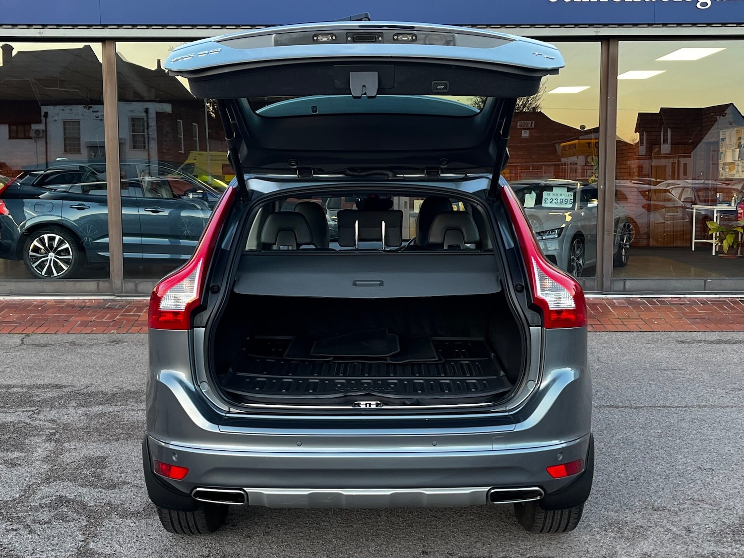 Used Volvo XC60 2017 for sale - 76739406: Photo 56