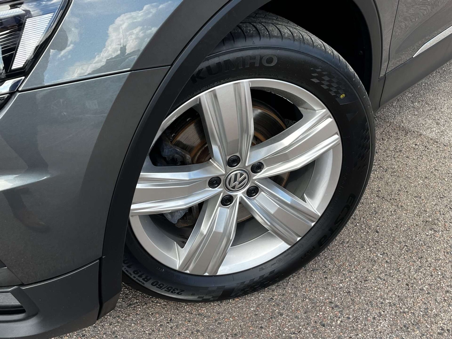 Used Volkswagen Tiguan 2020 for sale - 76905321: Photo 3