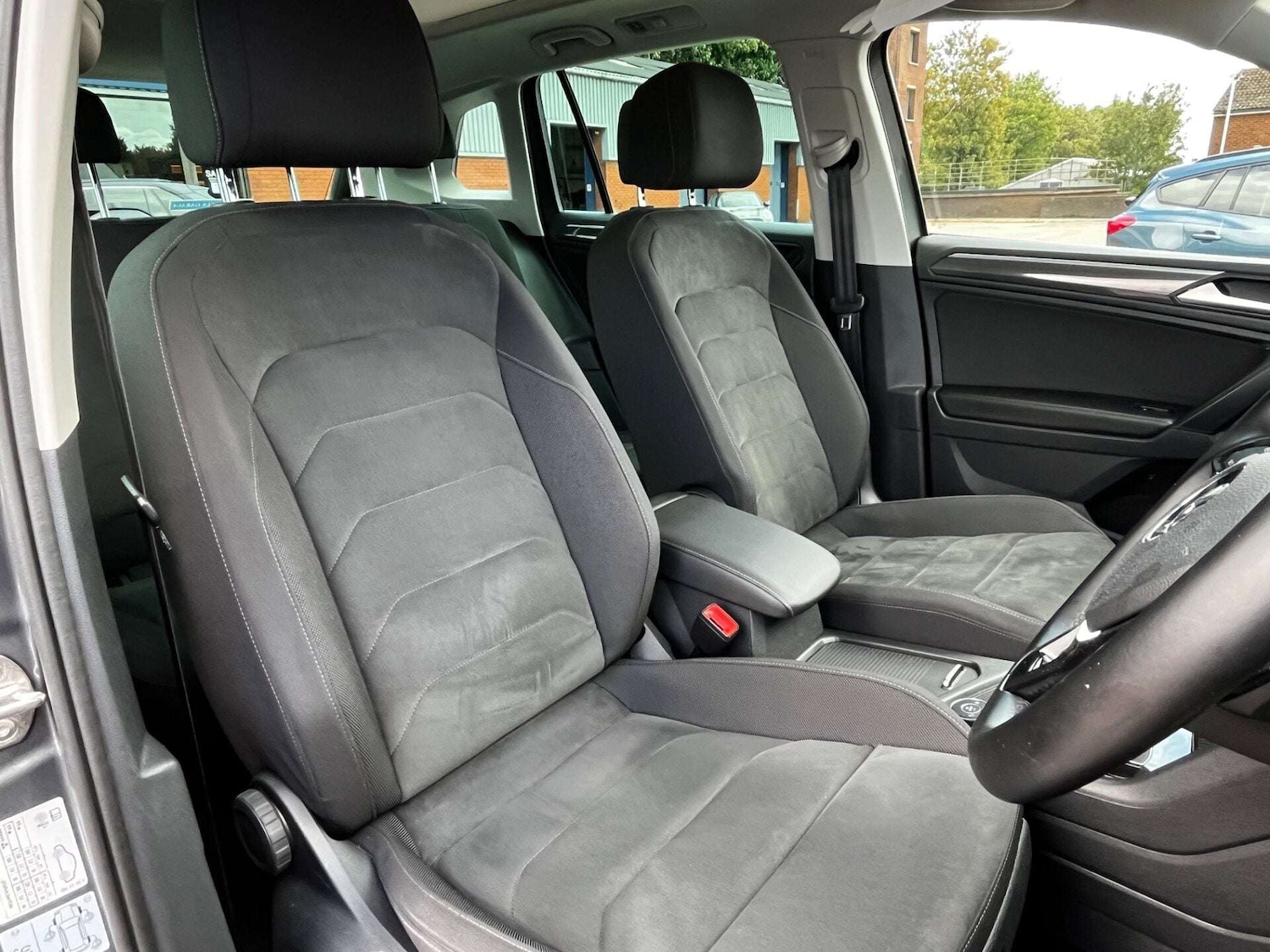 Used Volkswagen Tiguan 2020 for sale - 76905321: Photo 78