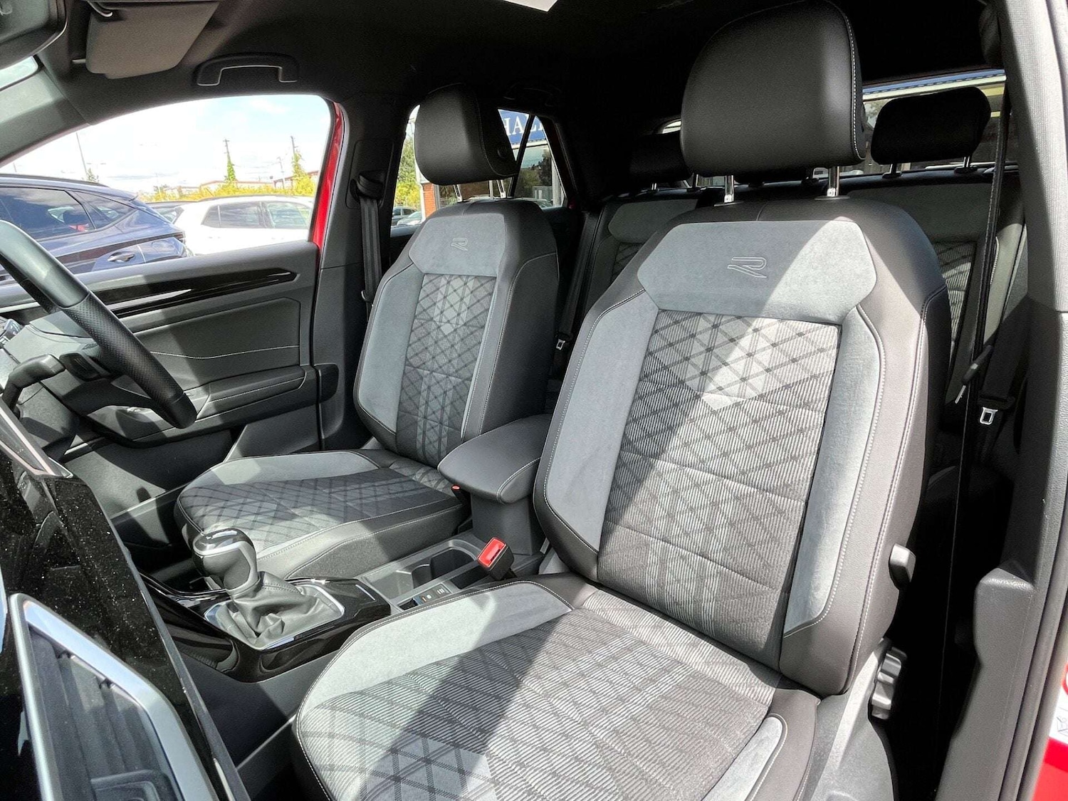 Used Volkswagen T-Roc 2022 for sale - 76905340: Photo 63