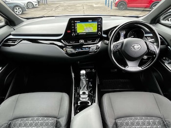 Used Toyota C-HR 2021 for sale - 76905258: Photo