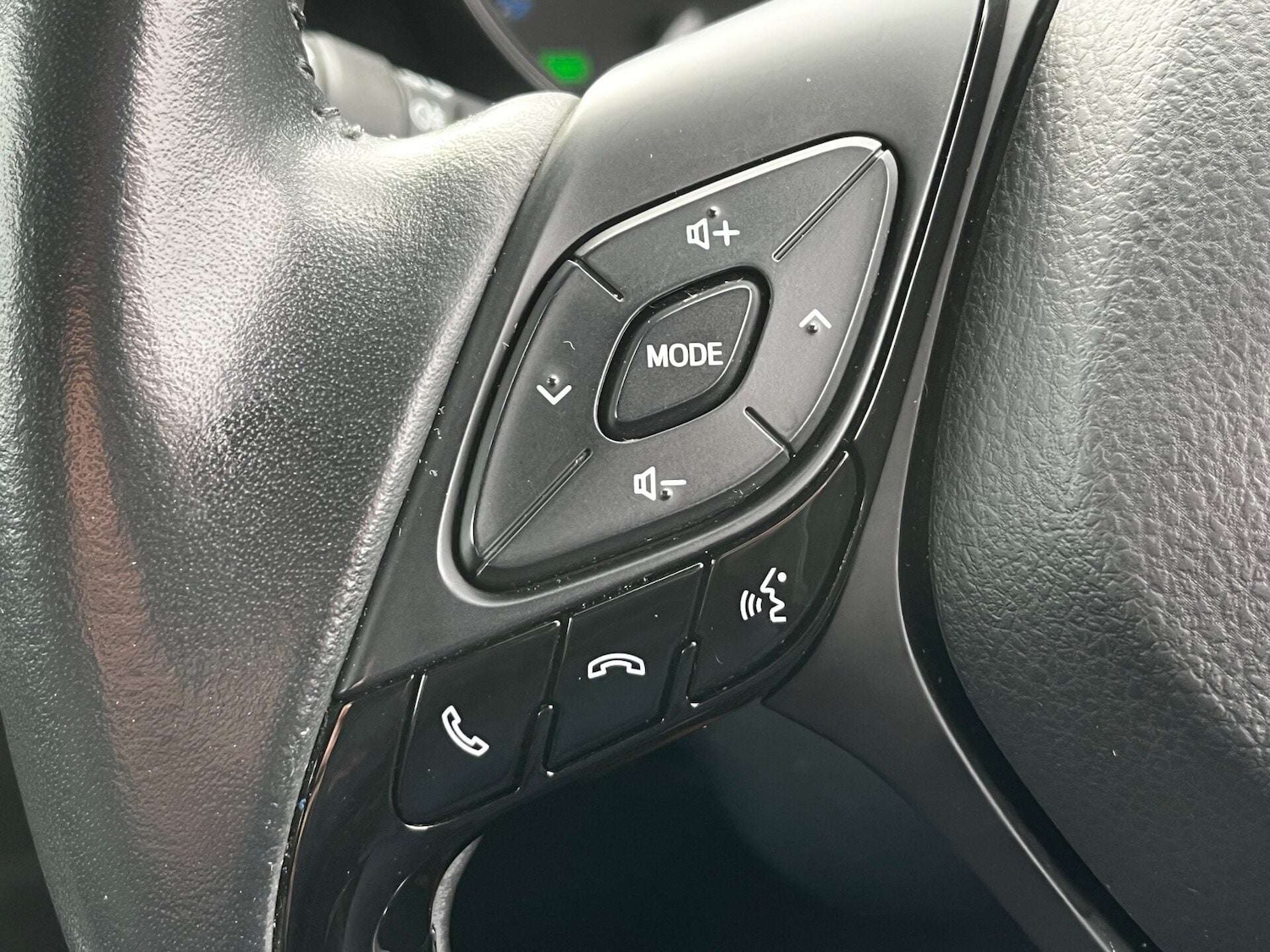 Used Toyota C-HR 2021 for sale - 76905258: Photo 51