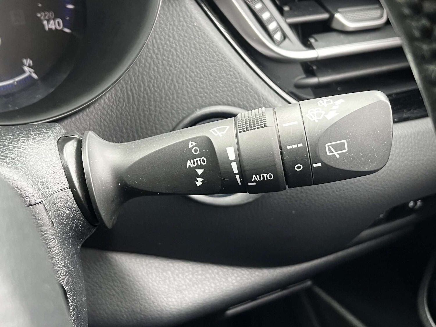 Used Toyota C-HR 2021 for sale - 76905258: Photo 54