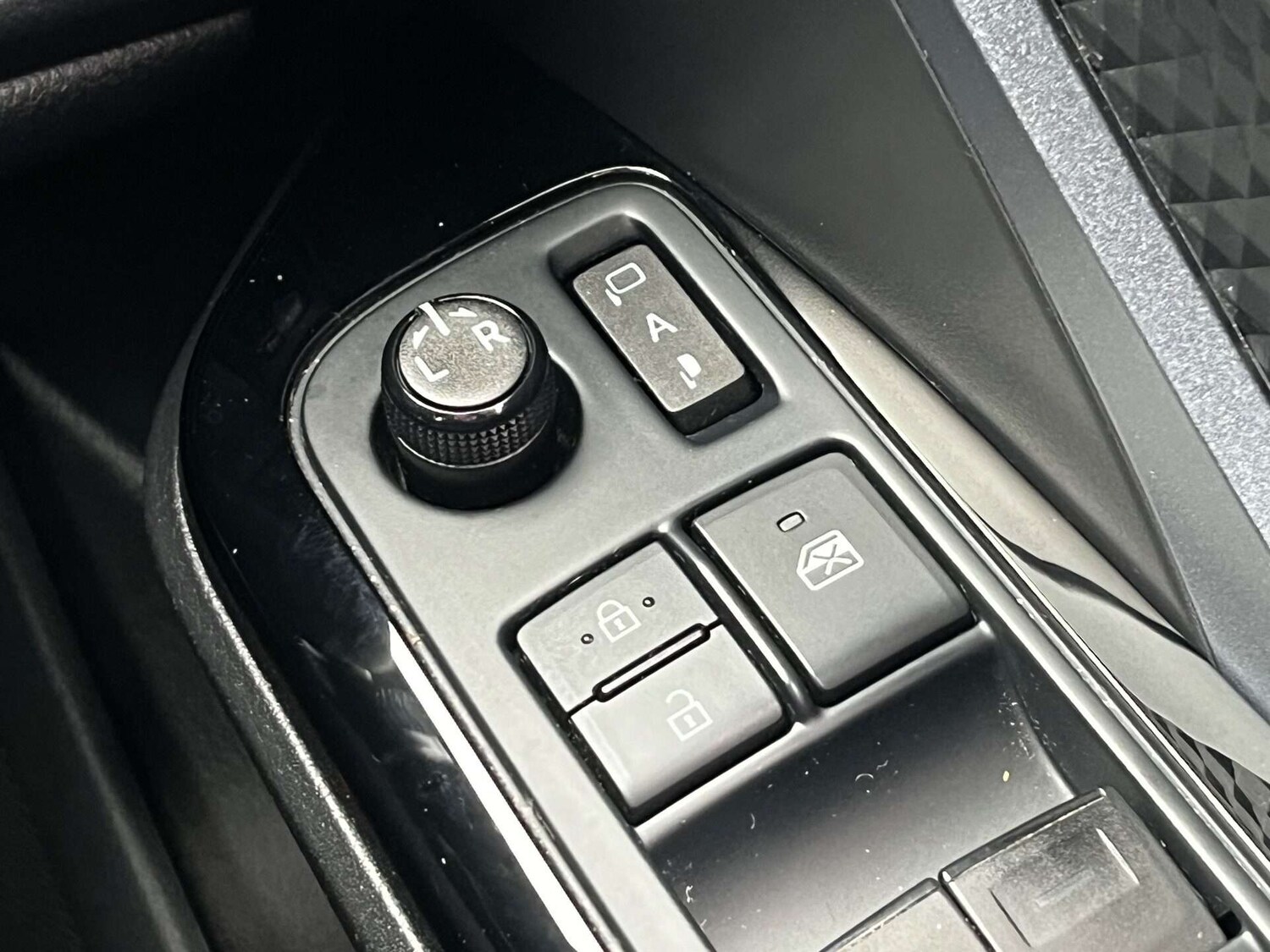 Used Toyota C-HR 2021 for sale - 76905258: Photo 57