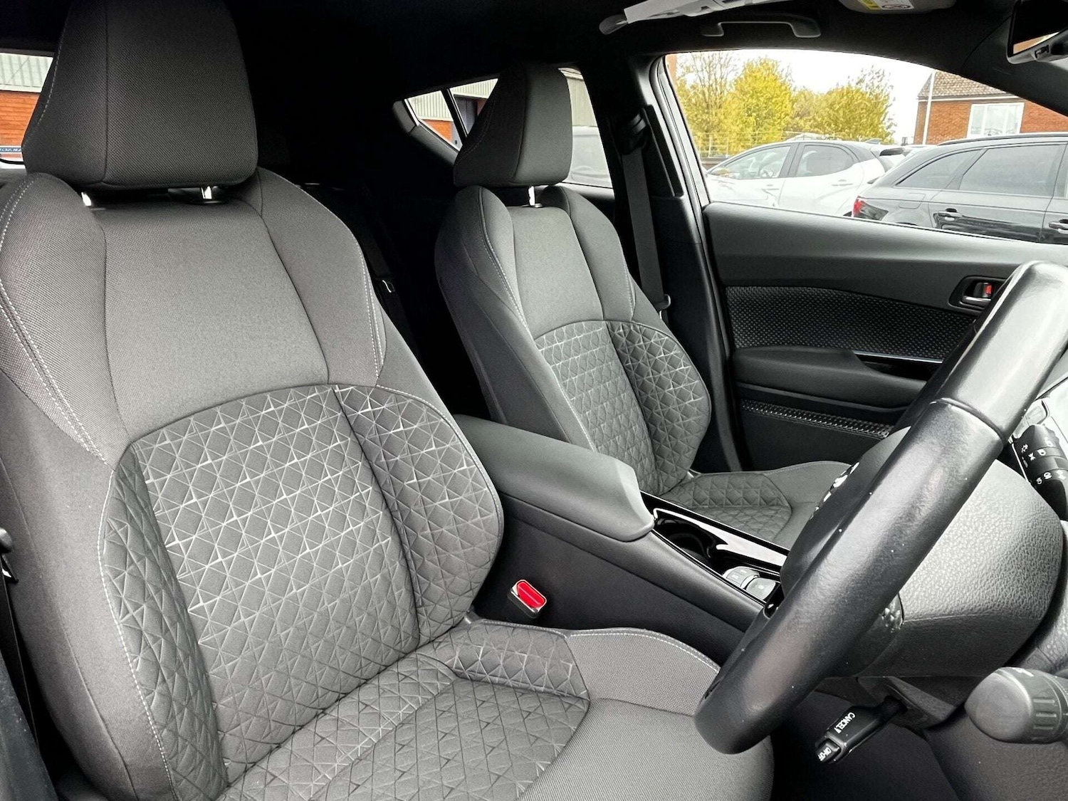 Used Toyota C-HR 2021 for sale - 76905258: Photo 59