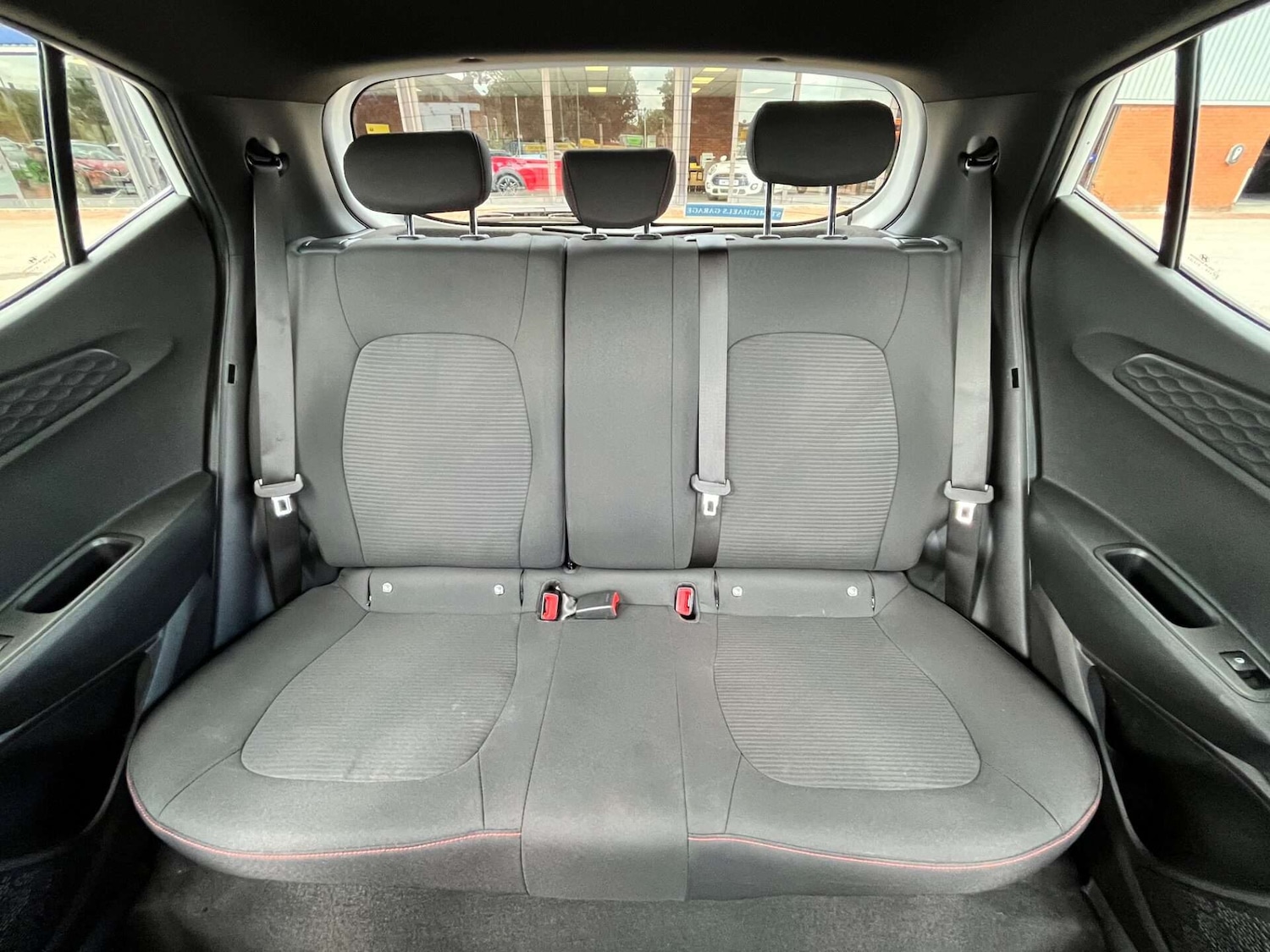 Used Hyundai i10 2022 for sale - 76905334: Photo 56