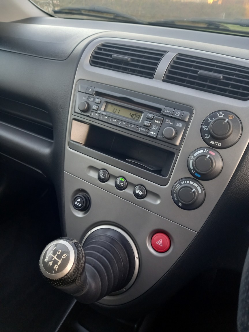 Used Honda Civic 2003 for sale - 76418374: Photo 23