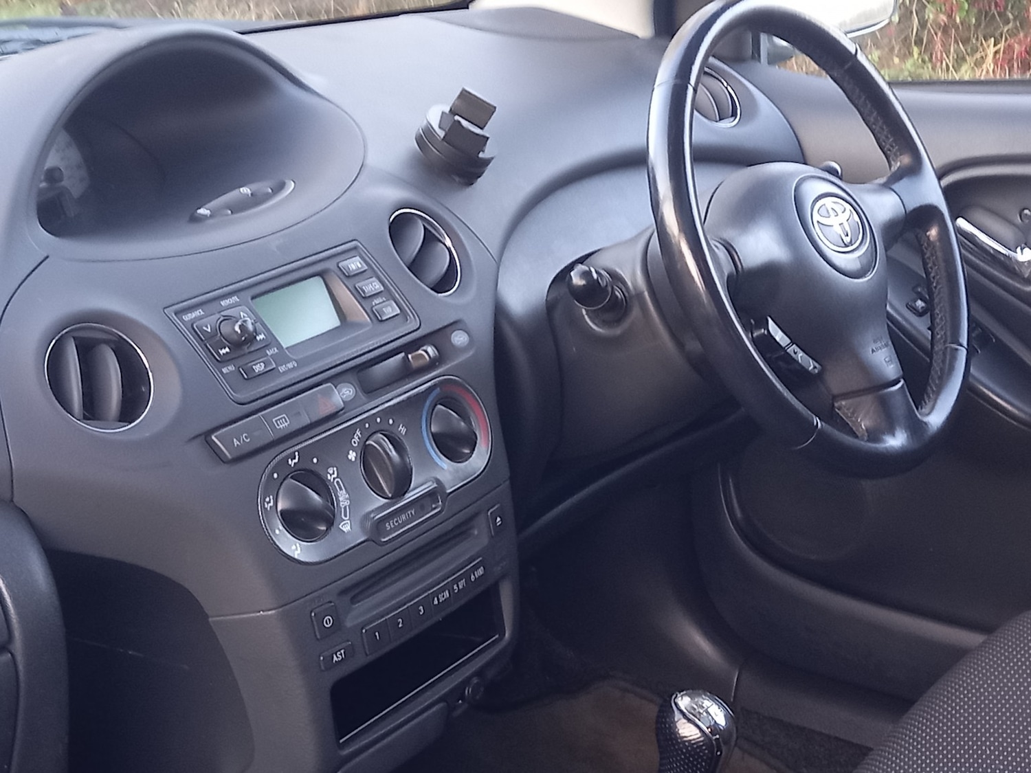 Used Toyota Yaris 2005 for sale - 76656186: Photo 16