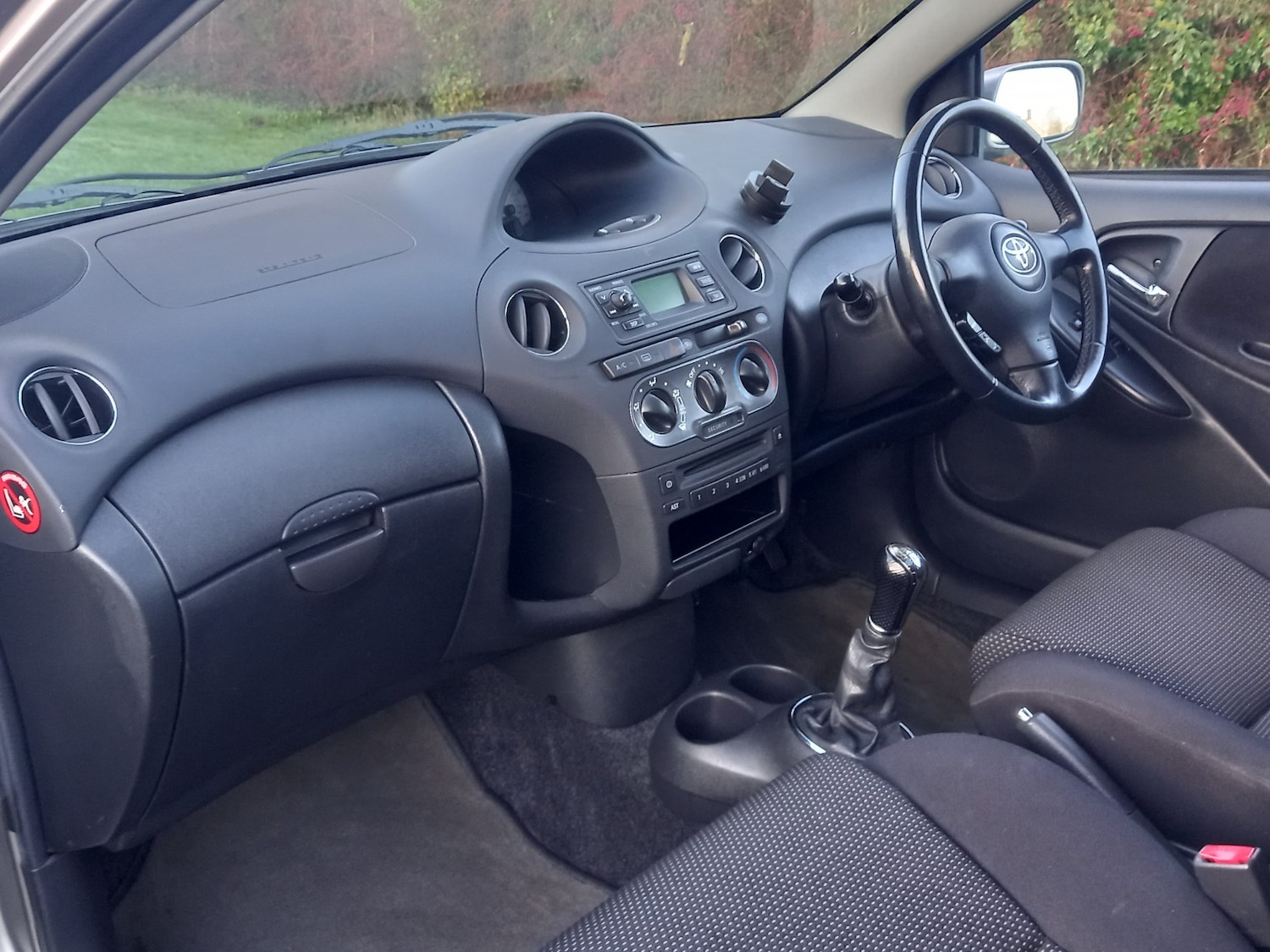 Used Toyota Yaris 2005 for sale - 76656186: Photo 17