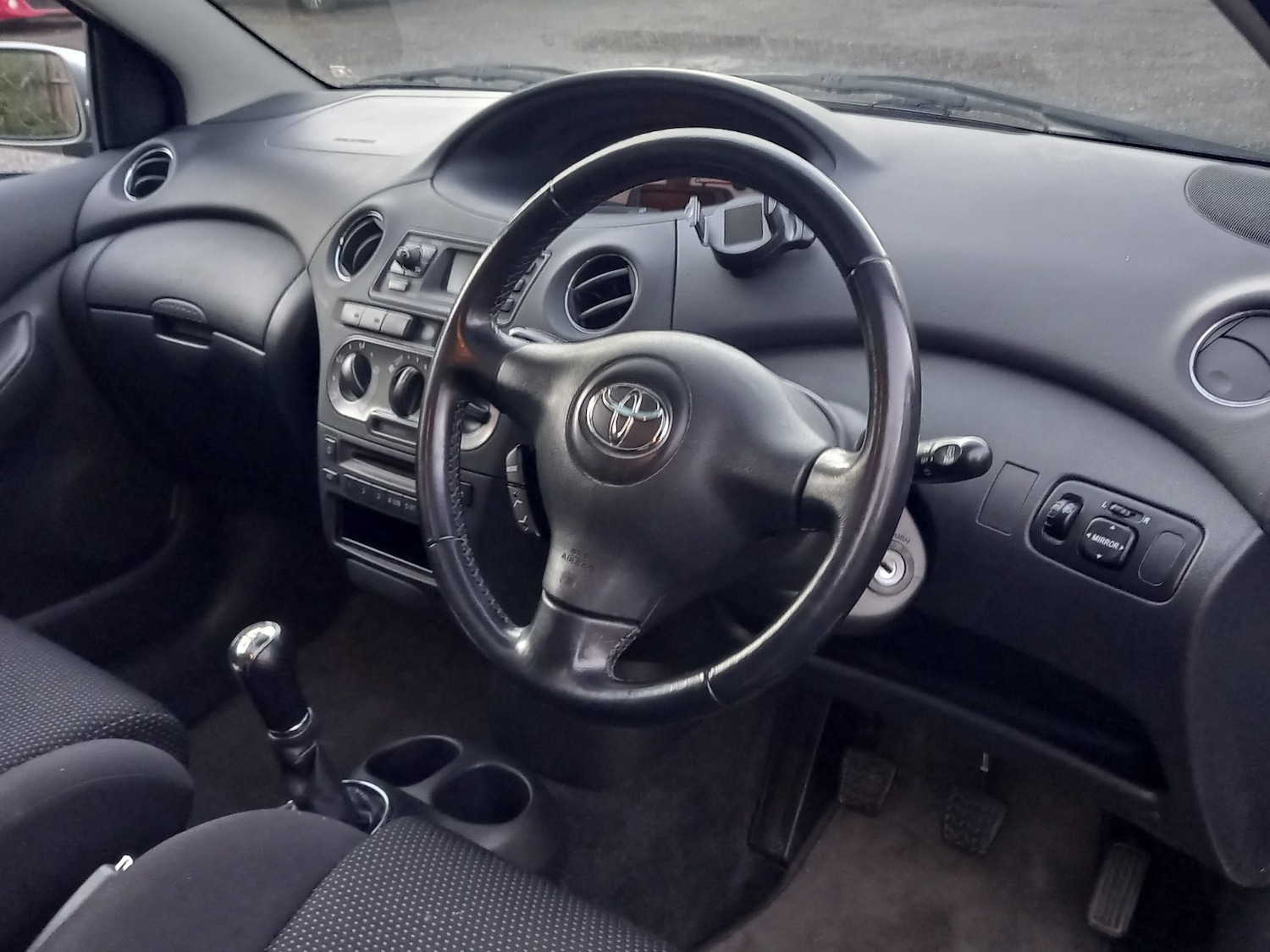 Used Toyota Yaris 2005 for sale - 76656186: Photo 2