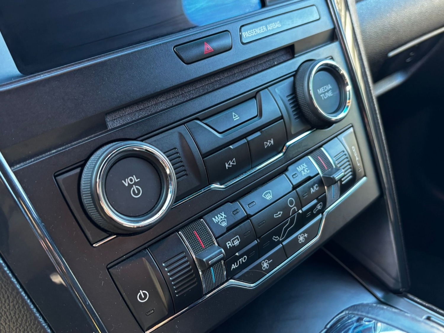 Used Ford Explorer 2017 for sale - 77636987: Photo 34