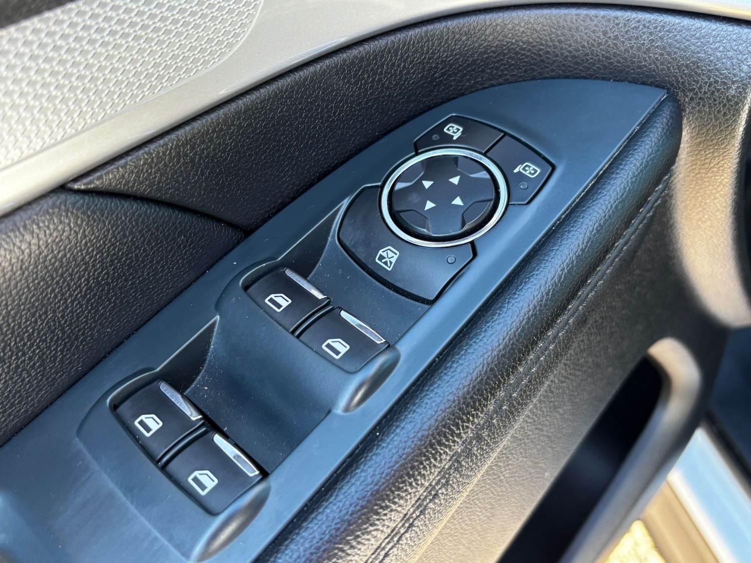 Used Ford Explorer 2017 for sale - 77636987: Photo 38