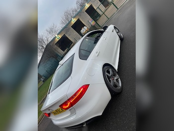 Used Jaguar XE 2019 for sale - 75215703: Photo