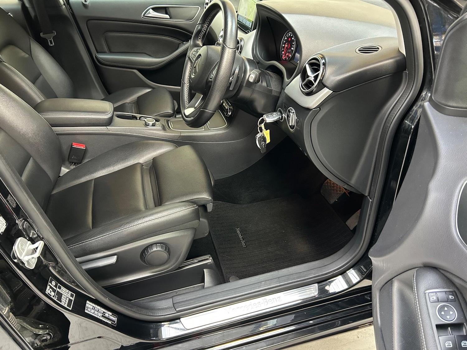 Used Mercedes-Benz B Class 2017 for sale - 77805047: Photo 16