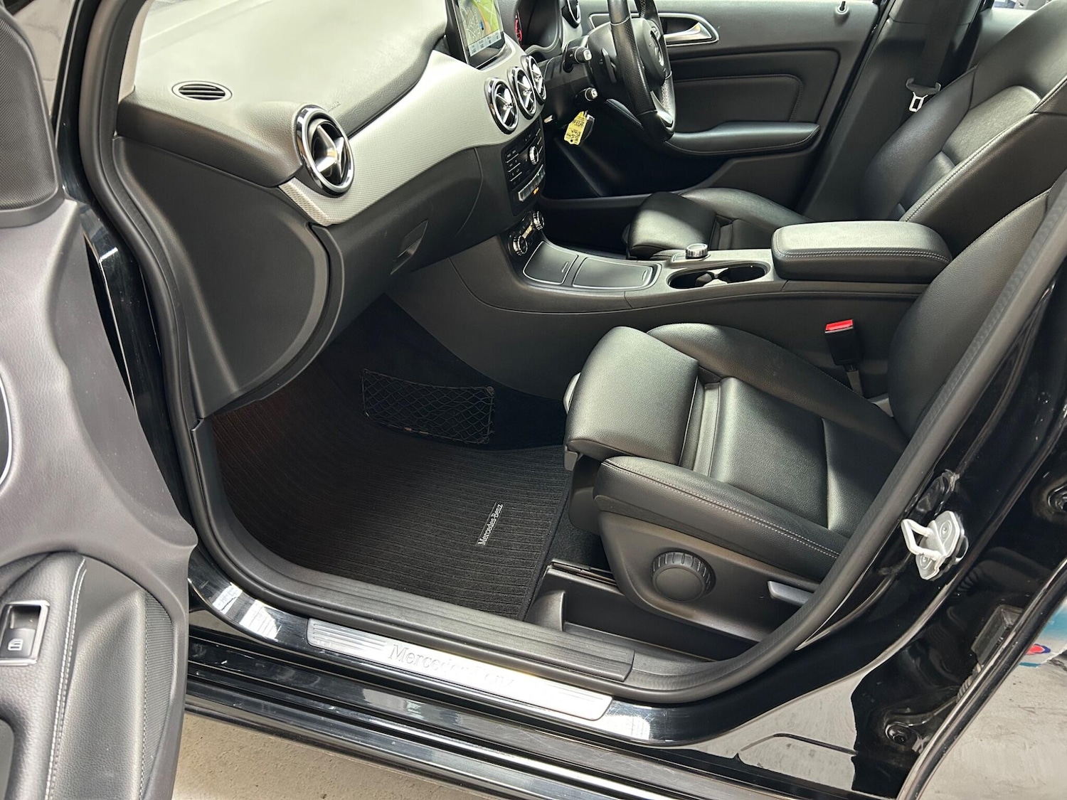 Used Mercedes-Benz B Class 2017 for sale - 77805047: Photo 17