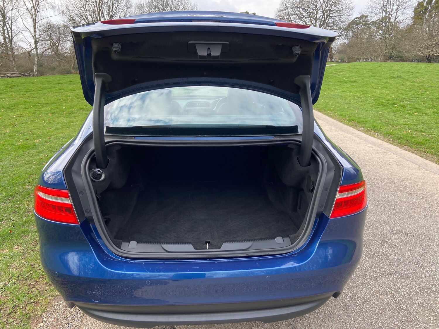 Used Jaguar XE 2015 for sale - 77764052: Photo 12