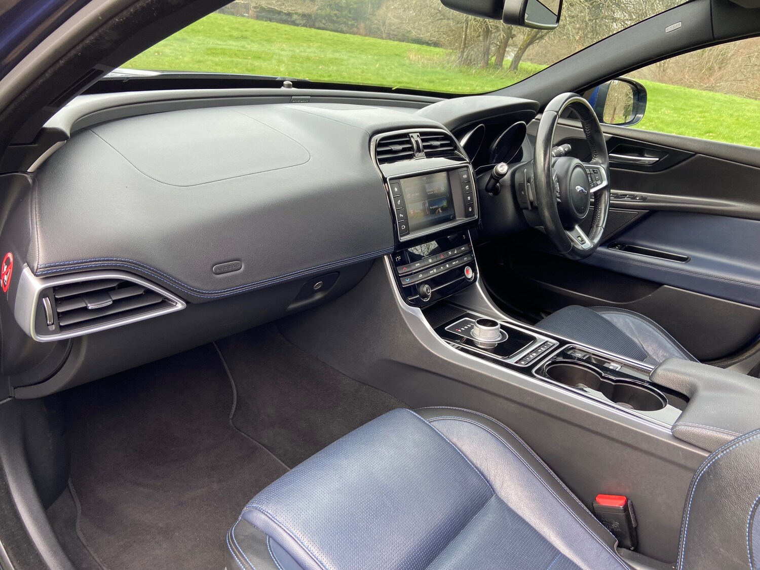 Used Jaguar XE 2015 for sale - 77764052: Photo 14