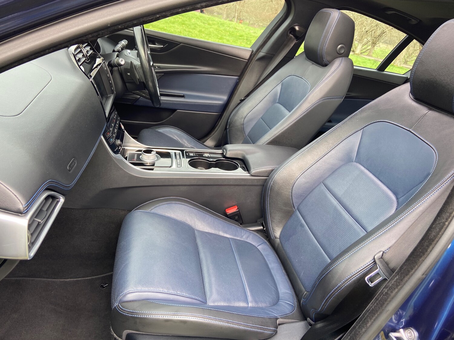 Used Jaguar XE 2015 for sale - 77764052: Photo 15