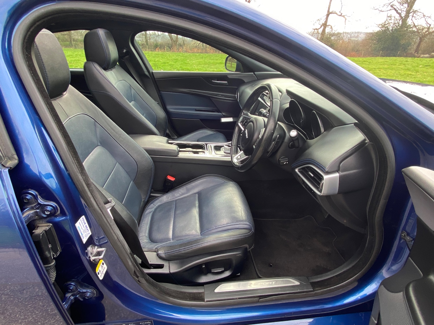 Used Jaguar XE 2015 for sale - 77764052: Photo 17