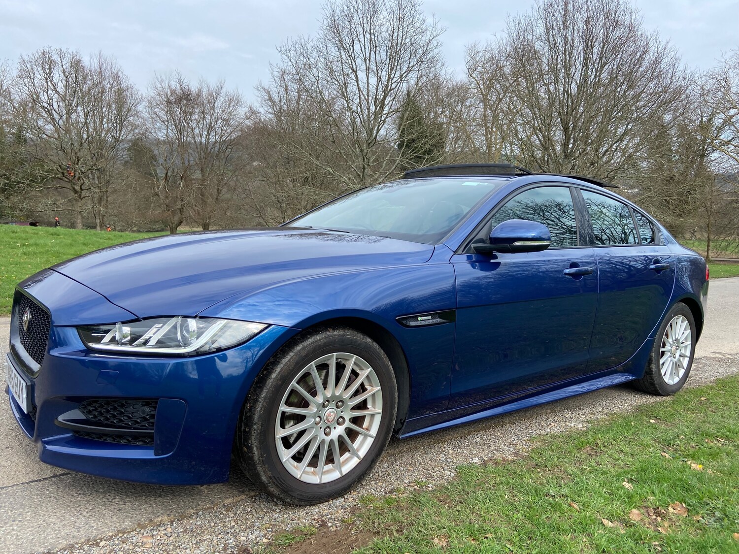 Used Jaguar XE 2015 for sale - 77764052: Photo 4