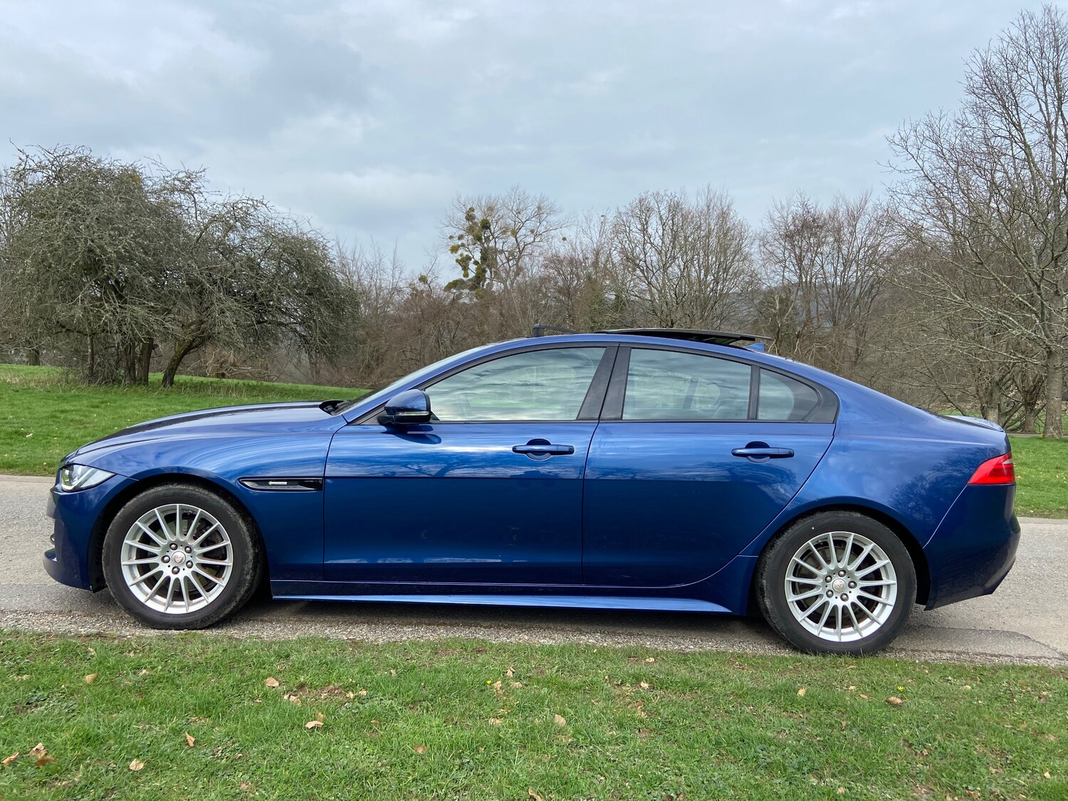 Used Jaguar XE 2015 for sale - 77764052: Photo 5