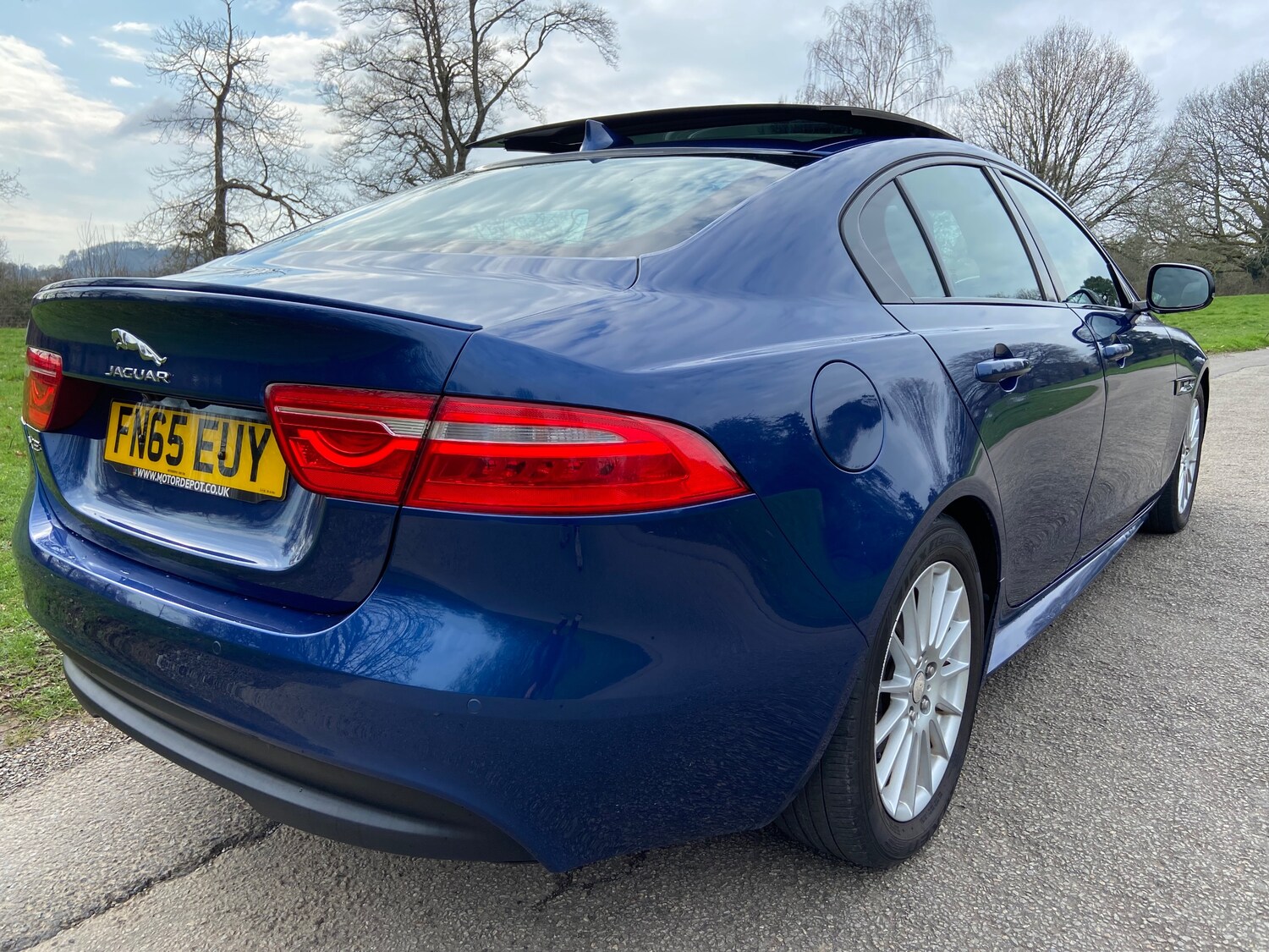 Used Jaguar XE 2015 for sale - 77764052: Photo 8
