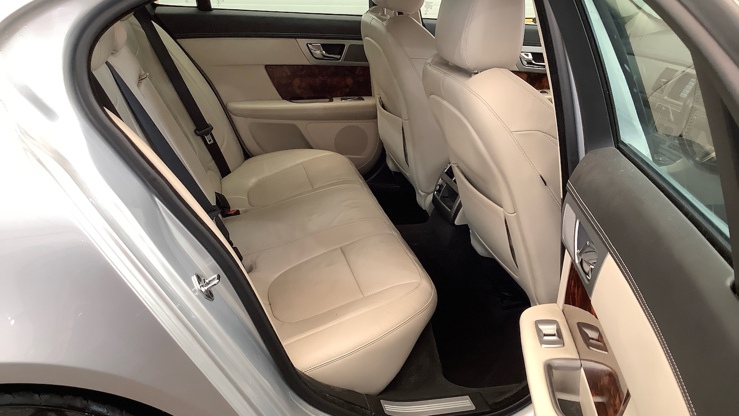 Used Jaguar XF 2014 for sale - 77764054: Photo 7