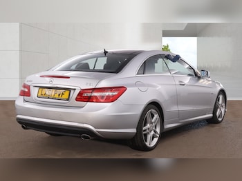 Used Mercedes-Benz E Class 2011 for sale - 79108725: Photo