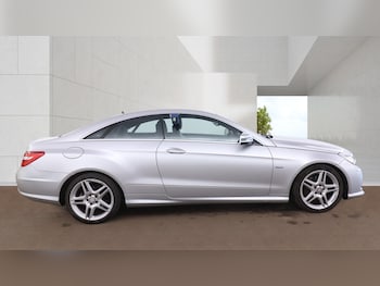 Used Mercedes-Benz E Class 2011 for sale - 79108725: Photo