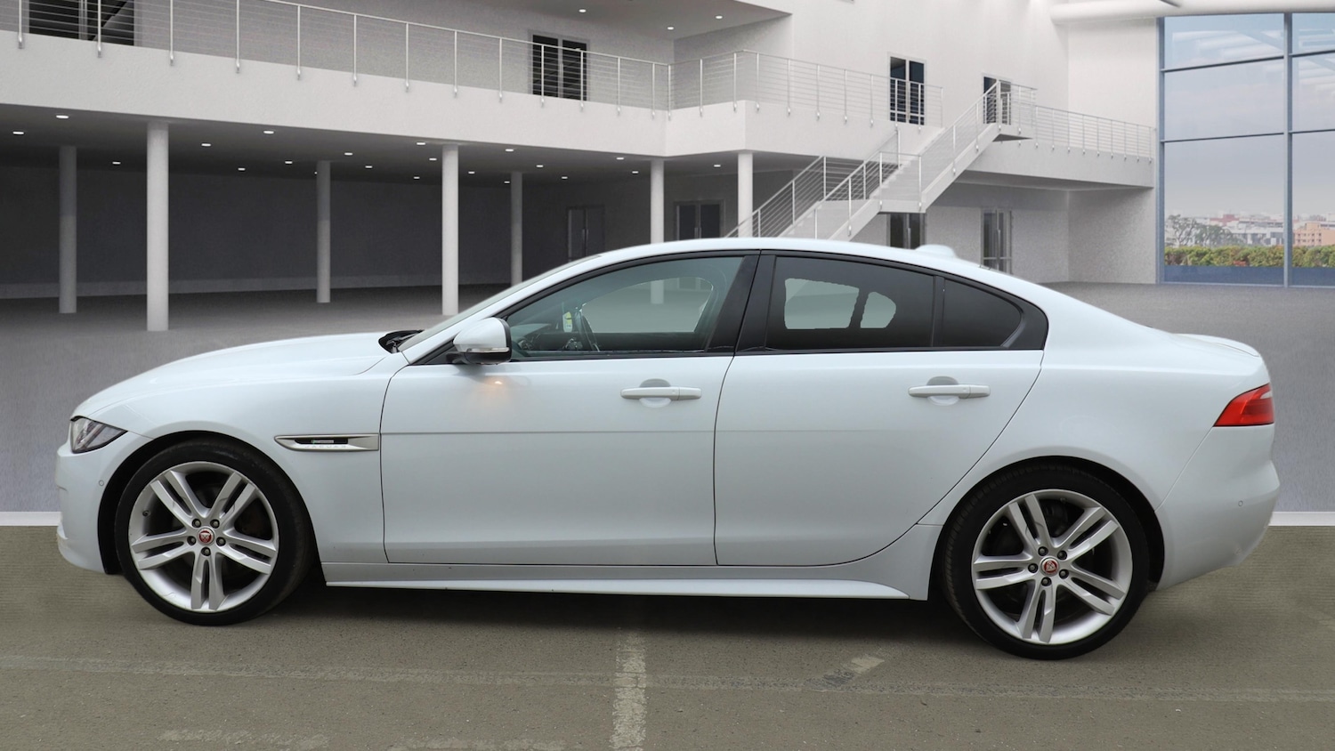 Used Jaguar XE 2017 for sale - 78053676: Photo 5
