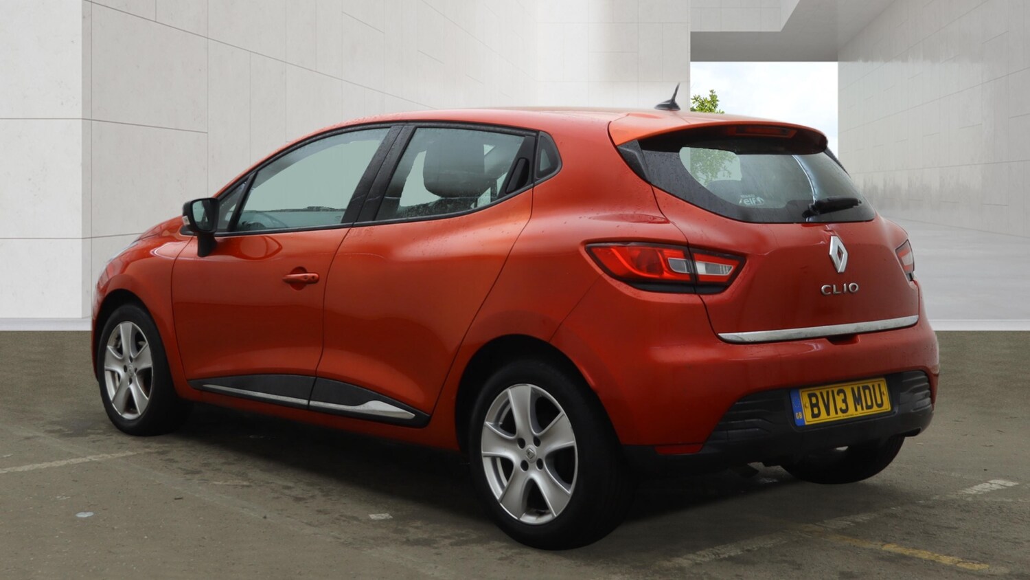 Used Renault Clio for sale - 78139774: Photo 2