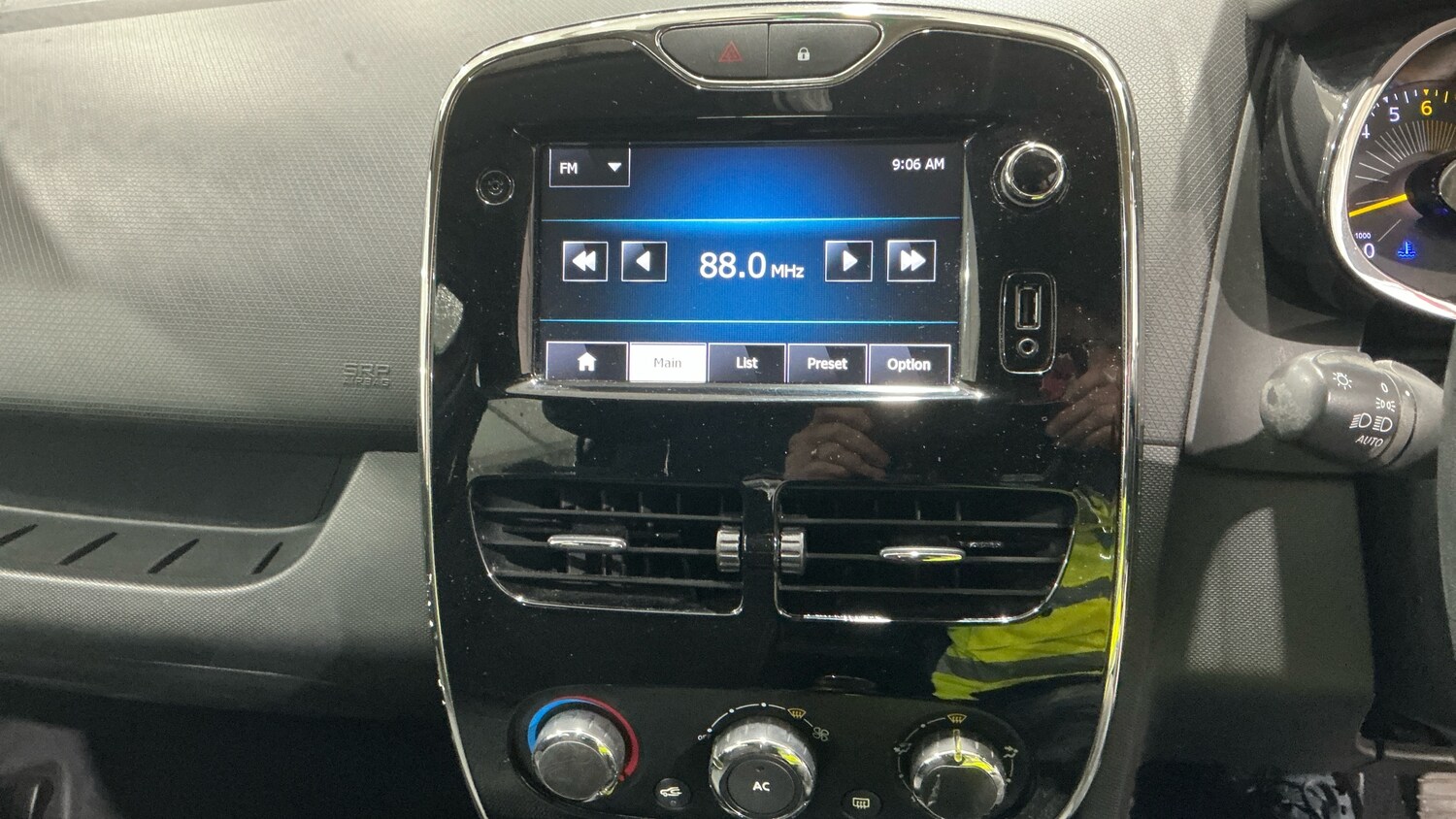 Used Renault Clio for sale - 78139774: Photo 8