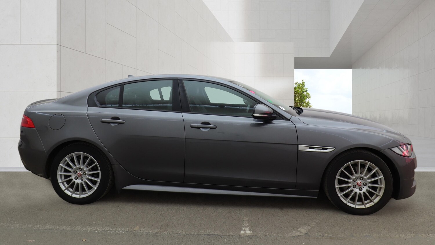 Used Jaguar XE for sale - 78122283: Photo 4