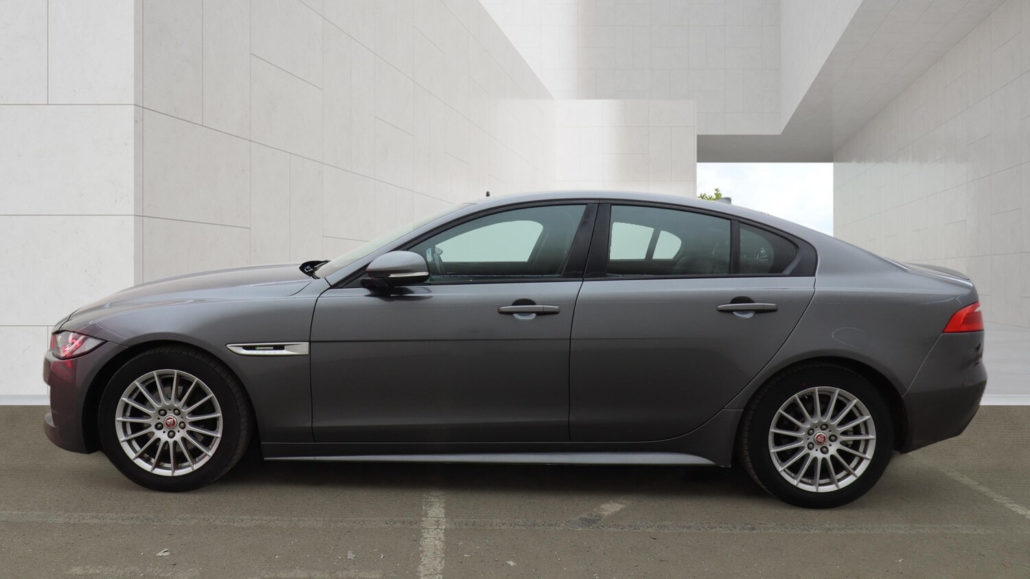 Used Jaguar XE for sale - 78122283: Photo 5