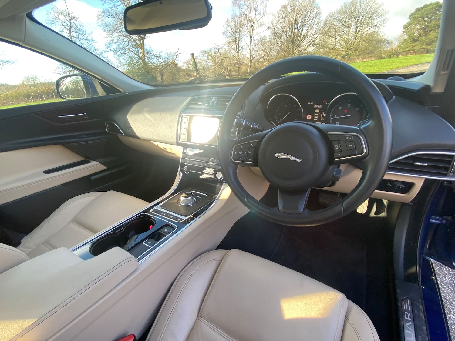 Used Jaguar XE 2015 for sale - 77764051: Photo 18