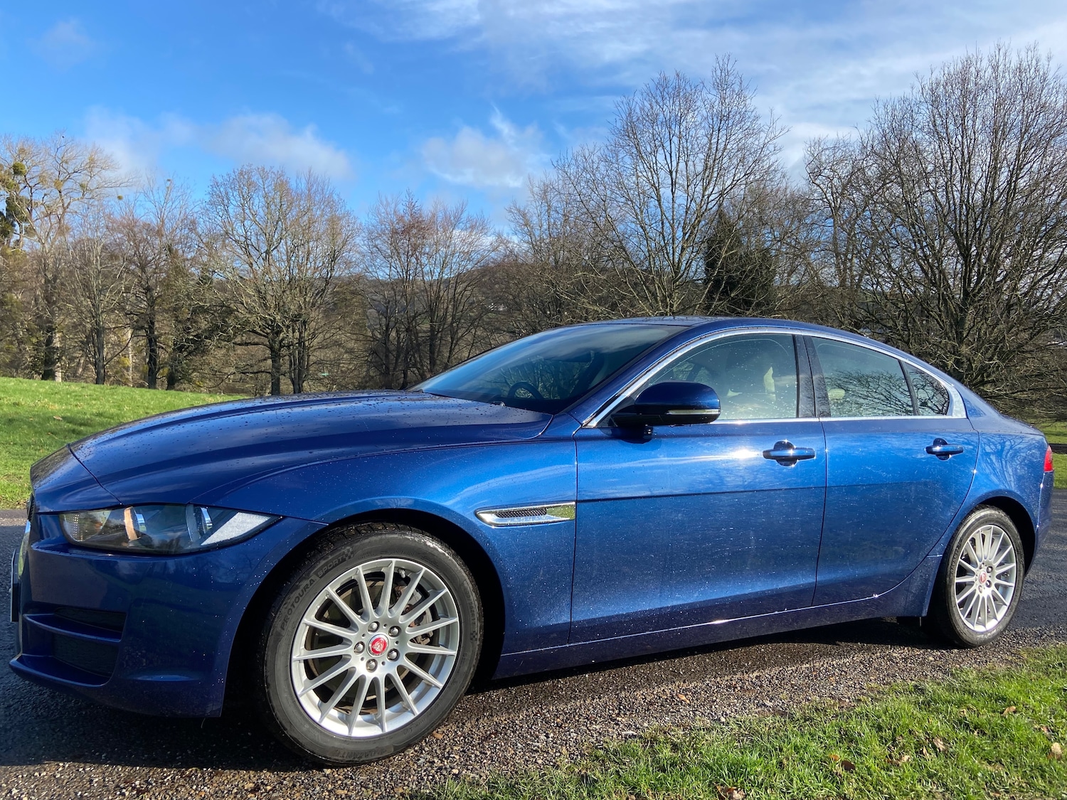 Used Jaguar XE 2015 for sale - 77764051: Photo 2