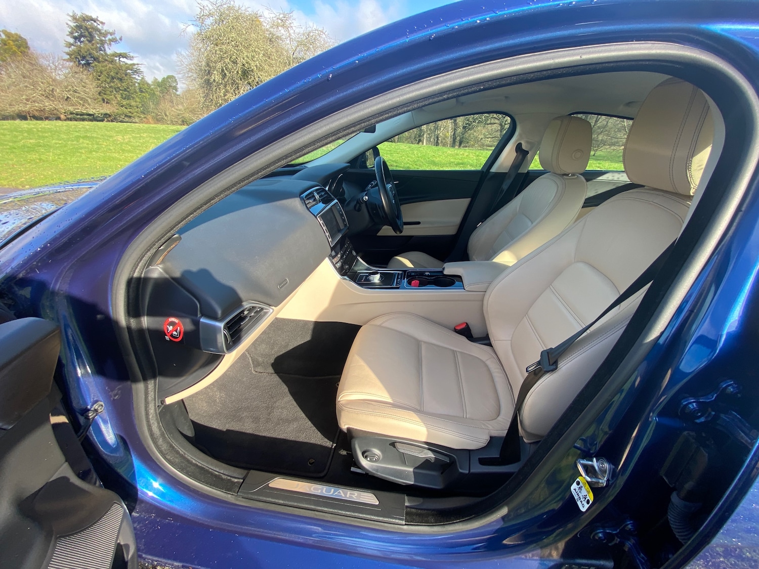 Used Jaguar XE 2015 for sale - 77764051: Photo 20