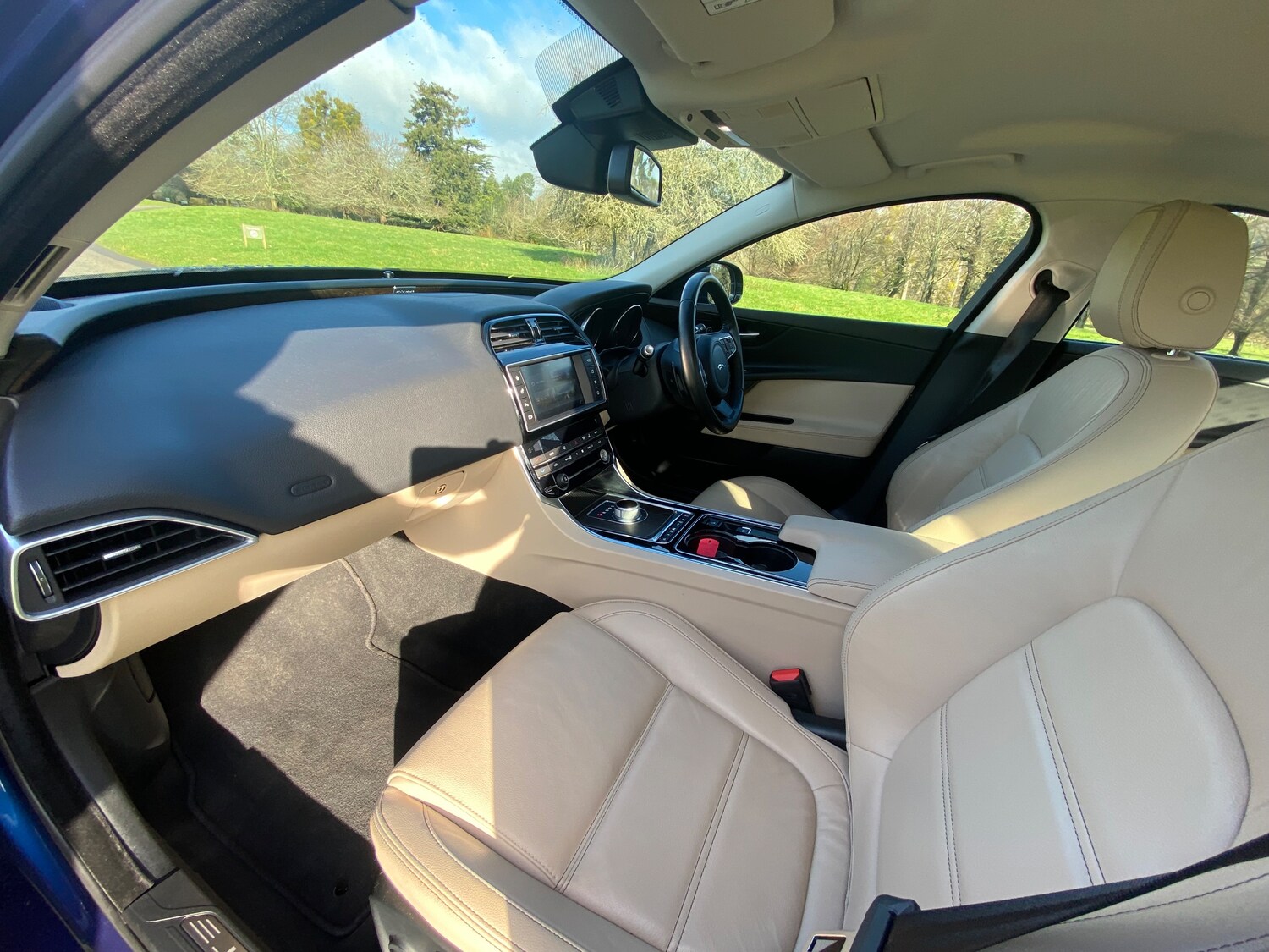 Used Jaguar XE 2015 for sale - 77764051: Photo 21