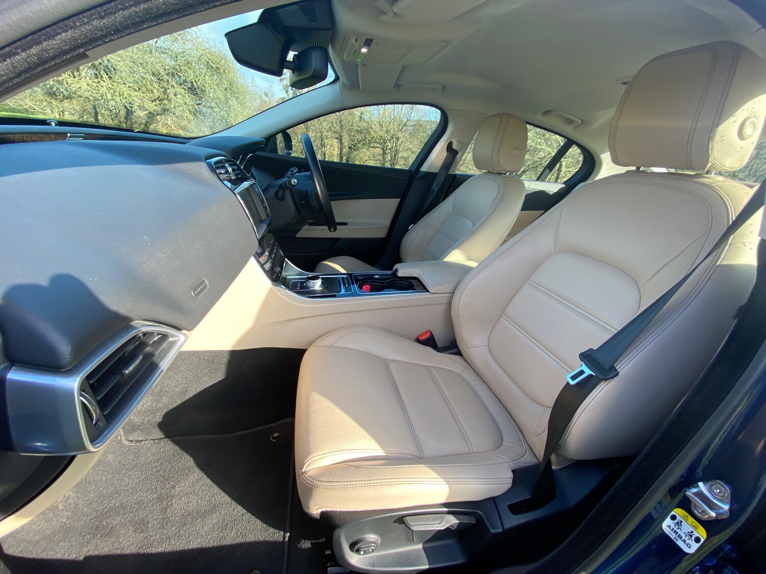 Used Jaguar XE 2015 for sale - 77764051: Photo 22