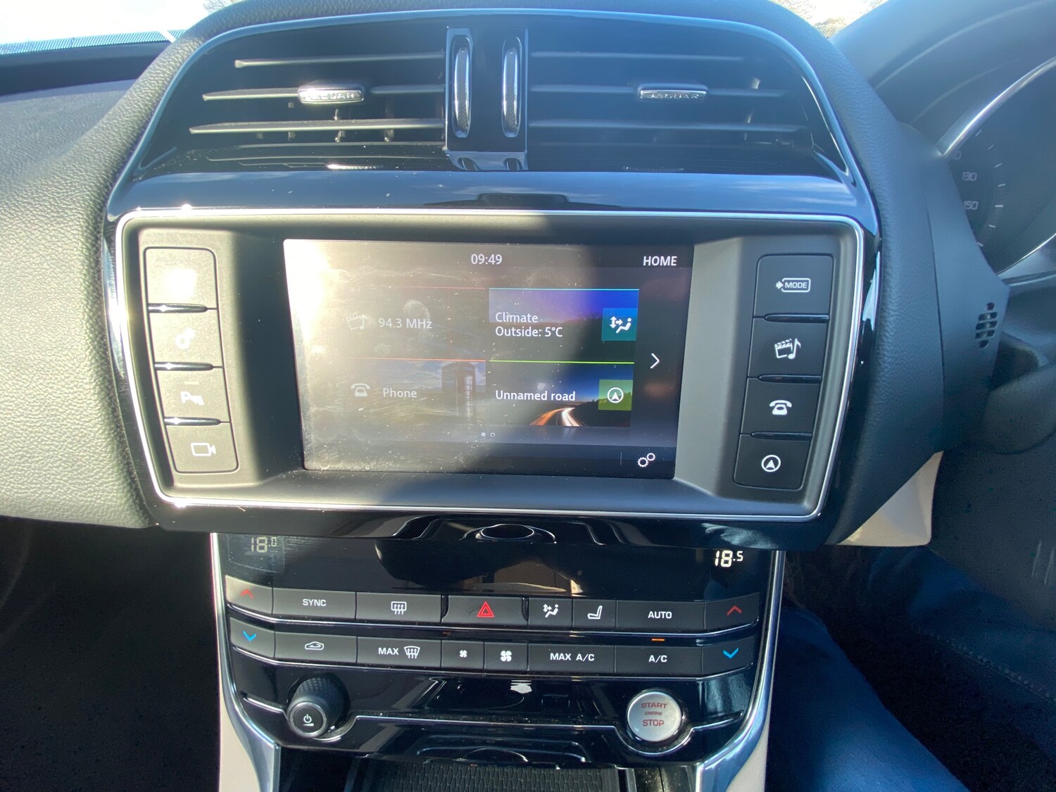 Used Jaguar XE 2015 for sale - 77764051: Photo 24